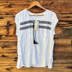 BLACK RAINN | NWT White Embroidered Women's Top L